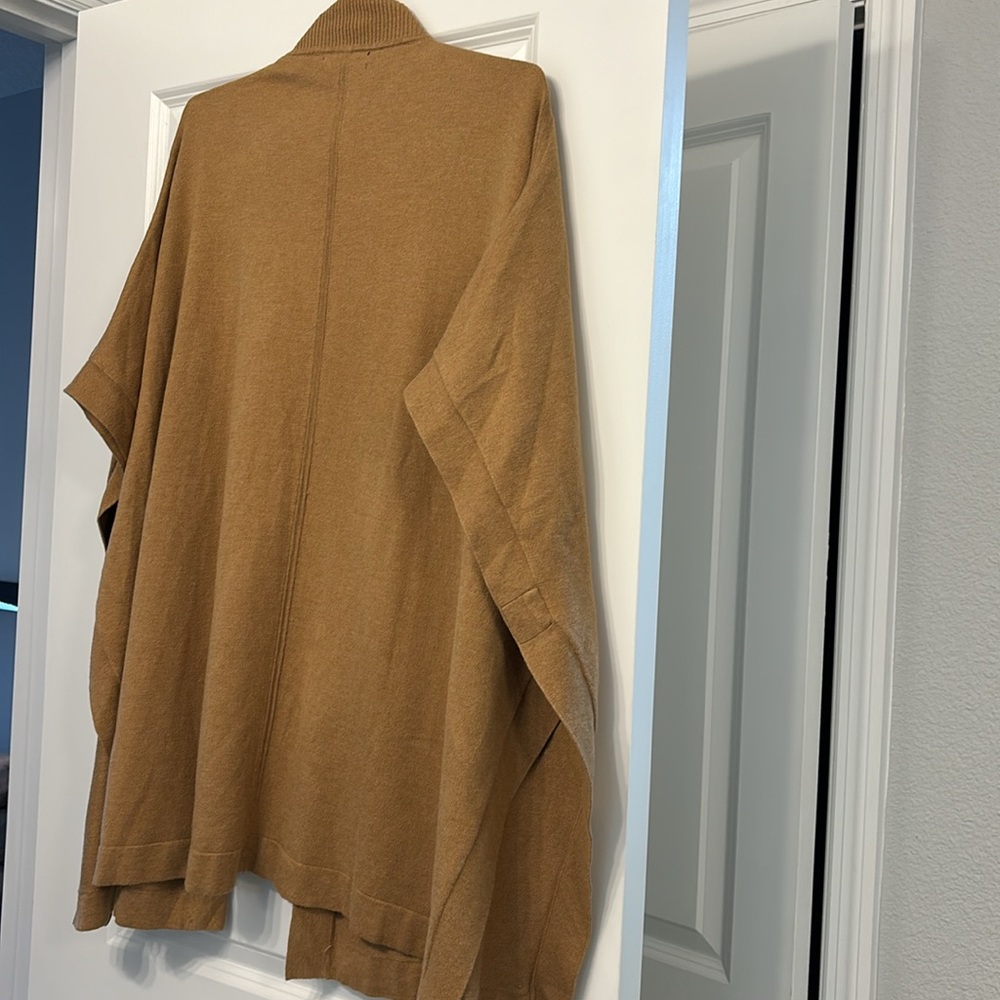 Banana Republic Knit cape size XS/S - Picture 4 of 6